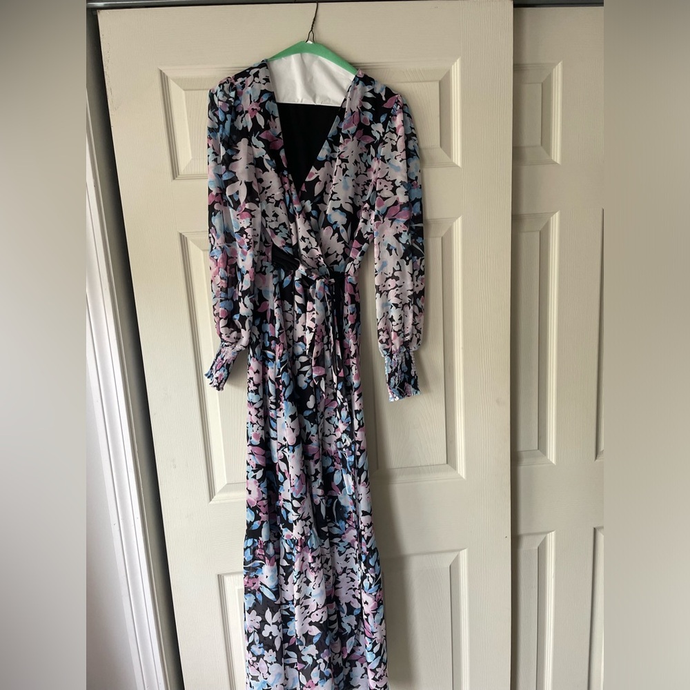 Bar III Floral Wrap Maxi dress like new🌸